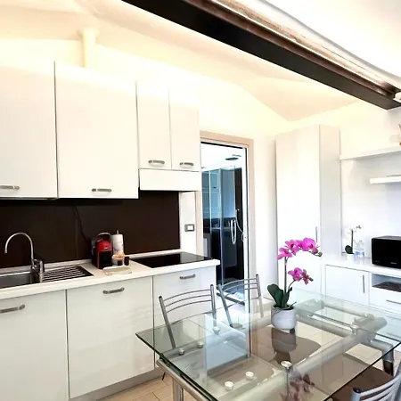 Int 5 - Elios Apartment